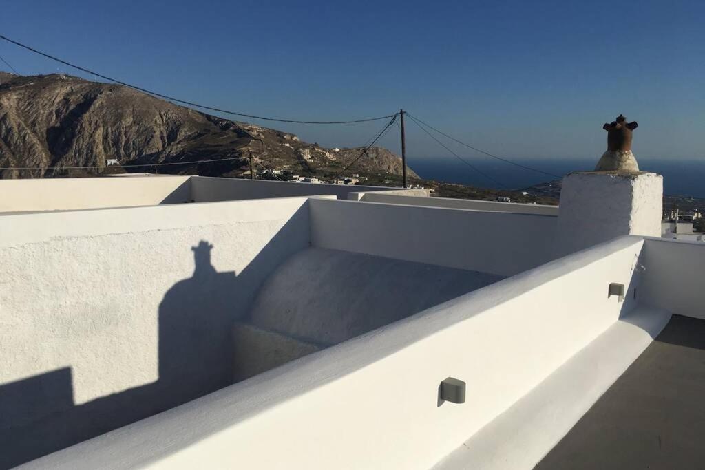 Villa Santorini Folia Cave House With Jacuzzi Pyrgos Kallistis Exterior foto