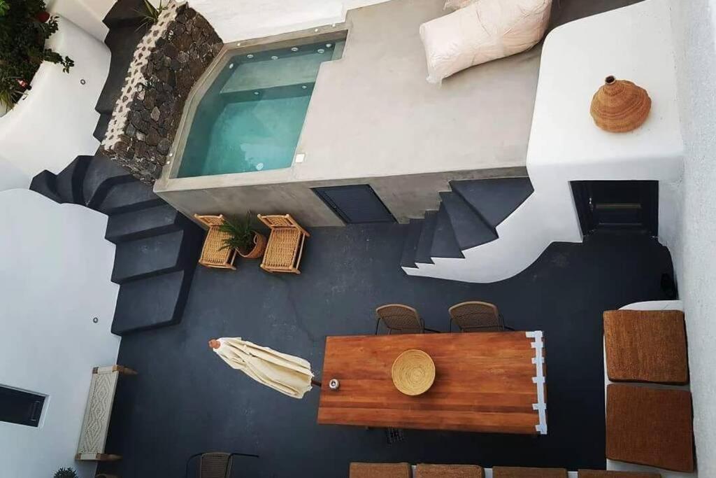 Villa Santorini Folia Cave House With Jacuzzi Pyrgos Kallistis Exterior foto