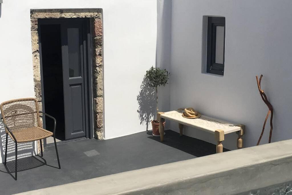 Villa Santorini Folia Cave House With Jacuzzi Pyrgos Kallistis Exterior foto