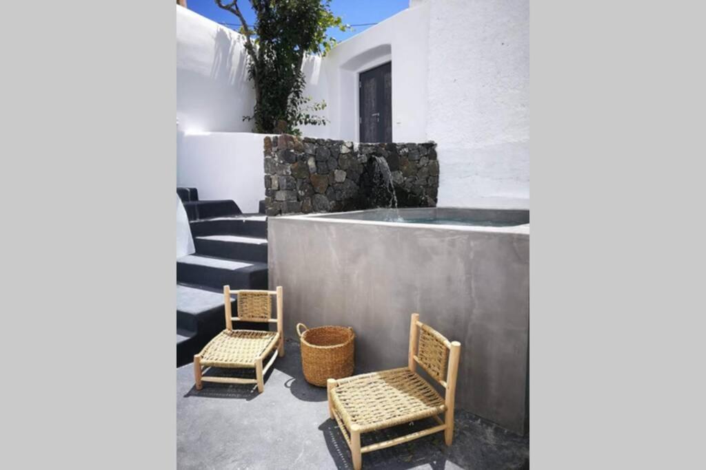 Villa Santorini Folia Cave House With Jacuzzi Pyrgos Kallistis Exterior foto